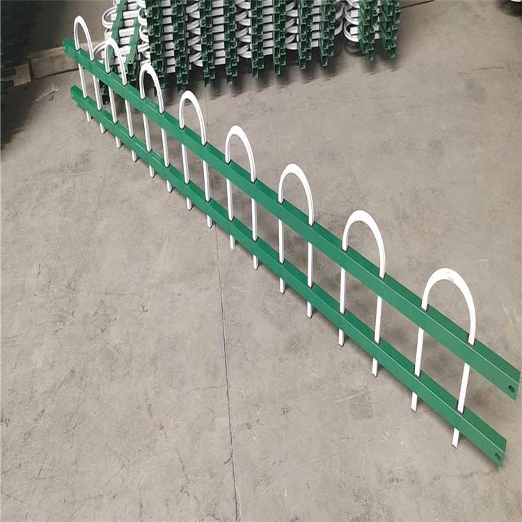 绿白色草坪围栏绿白色草坪围栏 财润丝网草坪防护篱笆适用于花坛